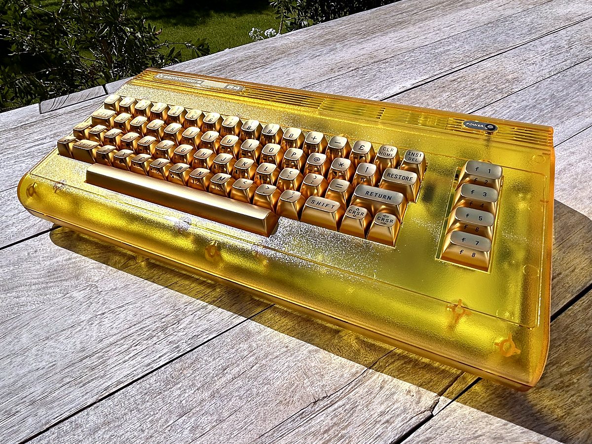 C64 Ultimate Founders Edition: one of 6,400, gold like the millionth C64